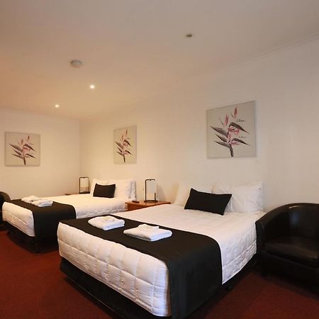The Esplanade Motel Lakes Entrance Exterior photo